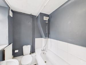 BATHROOM- click for photo gallery
